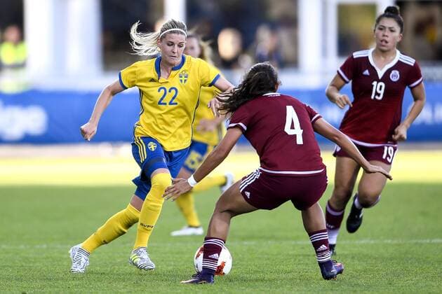 170708 Sveriges Olivia Schough under träningslandskampen i fotboll mellan Sverige och Mexiko den 8 juli 2017 i Falkenberg.  Copyright: CARLxSANDIN BB170708CS020