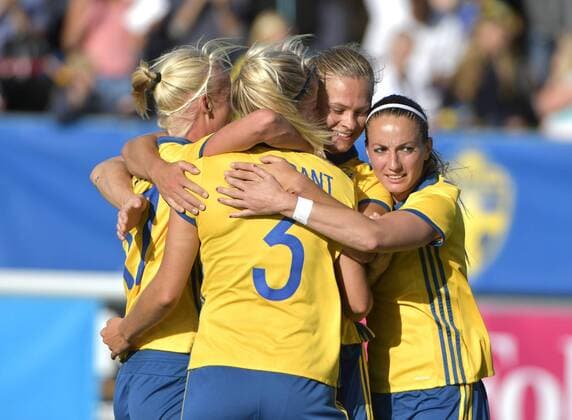 ====== Betalbild======= Falkenberg Sweden 2017-07-08 Women s soccer exhibition game Sweden vs Mexico Linda Sembrant(SWE) 1-0 PHOTO BOBBO LAUHAGE KOD 0300003 COPYRIGHT KAMERAPRESS.SE Avräknas till Roger Lundsten Kamerapress.se Styrfarten 23 41765 Göteborg KP0300003 