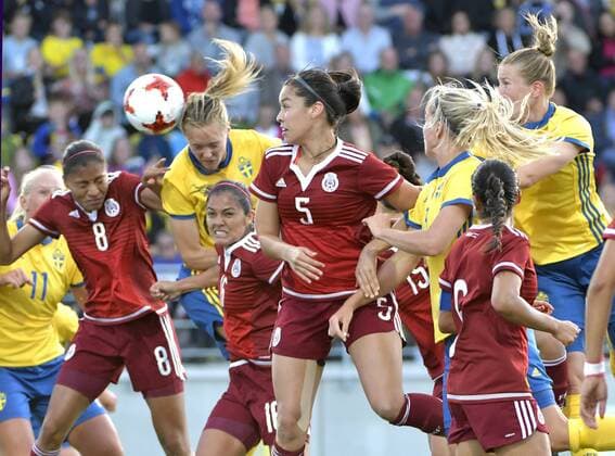 ====== Betalbild======= Falkenberg Sweden 2017-07-08 Women s soccer exhibition game Sweden vs Mexico Magdalena Eriksson (SWE) BOBBO LAUHAGE KOD 0300003 COPYRIGHT KAMERAPRESS.SE Avräknas till Roger Lundsten Kamerapress.se Styrfarten 23 41765 Göteborg KP0300003 