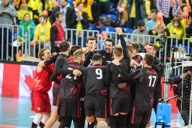 July 8, 2017 - Curitiba, Parano, Brasil - CURITIBA, BRAZIL JULY 8: Players of the Canada team celebrates during a match for the third place between Canada and USA of the FIVB Volleyball World League 2017 at the Arena da Baixada Stadium on July 8, 2017 in Curitiba, Brazil. .Foto: CAN v USA - FIVB Volleyball World League 2017 - ZUMAb158 20170708_zap_b158_022 Copyright: xGeraldoxBubniakx