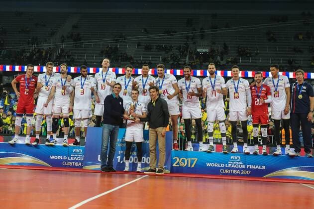 Joie FranceÕs volleyball team players celebrate VOLLEY BALL : Bresil vs France - Finale - FIVB Ligue Mondiale - Curitiba - 08 07 2017 GeraldoBubniak Panoramic 