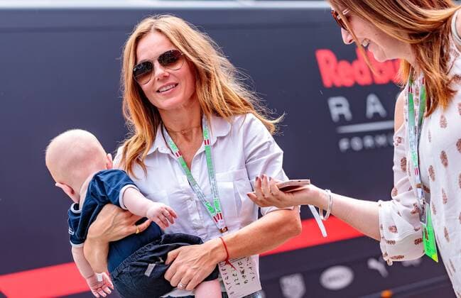09.07.2017, Red Bull Ring, Spielberg, AUT, FIA, Formel 1, Grosser Preis von Oesterreich, Rennen, im Bild Geri Horner (Halliwell) mit Sohn Montague Geri Horner (Halliwell) with Son Montague during the Race of the Austrian FIA Formula One Grand Prix at the Red Bull Ring in Spielberg, Austria on 2017 07 09. Pictures © 2017, PhotoCredit: JFK Spielberg Kein Release verfuegbar