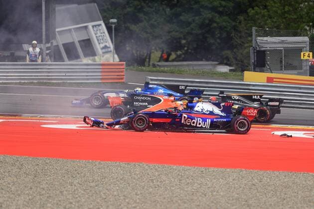 July 9th 2017, Red Bull Ring, Spielberg, Austria; Formula One Grand Prix. Race Start. Fernando Alonso - McLaren Honda MCL32 into corner one as his race ended with contact with Daniil Kvyat xOctanex  ActionPlus11899467