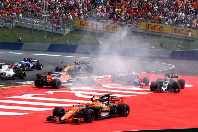 Motorsports: FIA Formula One World Championship WM Weltmeisterschaft 2017, Grand Prix of Austria, 2 Stoffel Vandoorne (BEL, McLaren Honda), 14 Fernando Alonso (ESP, McLaren Honda), 26 Daniil Kvyat (RUS, Scuderia Toro Rosso), 20 Kevin Magnussen (DNK, Haas F1 Team), Spielberg Austria xHOCHxZWEIx