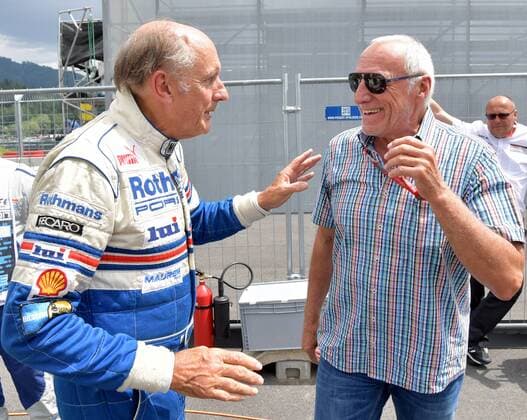 Themen der Woche Bilder des Tages - SPORT FORMULA 1 - GP of Austria 2017 SPIELBERG,AUSTRIA,09.JUL.17 - MOTORSPORTS, FORMULA 1 - Grand Prix of Austria, Red Bull Ring, legends parade. Image shows Hans Joachim Stuck and owner Dietrich Mateschitz (Red Bull). GEPAxpictures xMichaelxRiedler