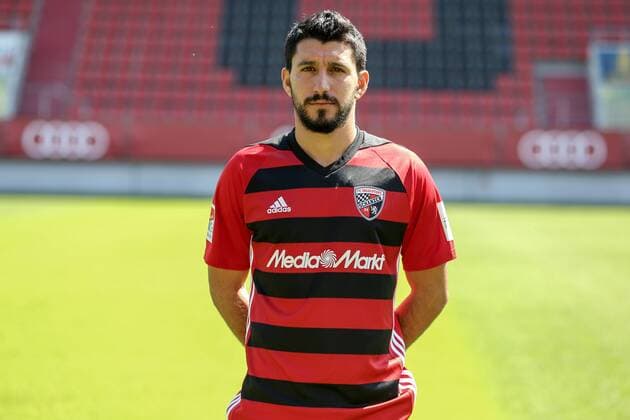 2. Bundesliga - Fußball - Fototermin - FC Ingolstadt 04 - Portraits - Shooting - Saison 2017 2018 - Almog Cohen (8, FCI) 2. BL - FC Ingolstadt 04 Saison 2017 2018 Portraits - Shooting Fototermin