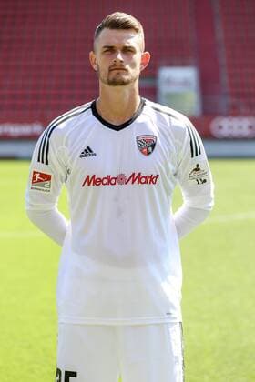 2. Bundesliga - Fußball - Fototermin - FC Ingolstadt 04 - Portraits - Shooting - Saison 2017 2018 - Torwart Martin Hansen (35, FCI) 2. BL - FC Ingolstadt 04 Saison 2017 2018 Portraits - Shooting Fototermin