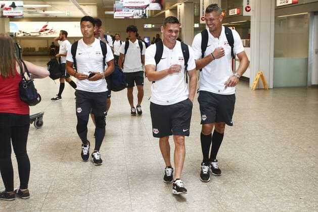SOCCER - CL, qualification, Hibernians vs RBS SALZBURG,AUSTRIA,10.JUL.17 - SOCCER - UEFA Champions League, qualification, FC Hibernians vs Red Bull Salzburg, departure from Salzburg airport. Image shows Hee Chan Hwang, Christoph Leitgeb and Alexander Walke (RBS). GEPAxpictures xFelixxRoittner