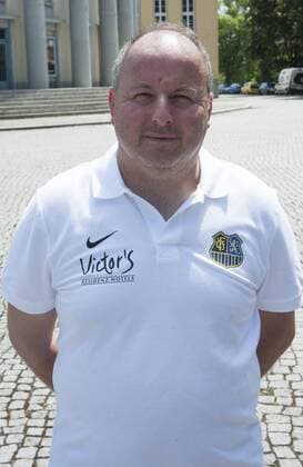 Das Team des ersten FC Saarbrücken am Samstag (08.07.2017) in Saarbrücken. Im Bild: Rüdiger Schmidt (Zeugwart). bub