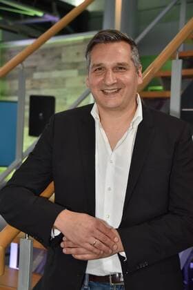 RTL Nitro Senderchef Oliver Schablitzki posiert am 10.07.2017 in Köln bei der Programm präsentation von RTL Nitro - Season Highlights und Fussball 2017 2018 im 100 % Bundesliga Studio
