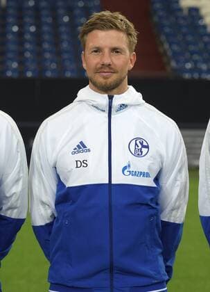 Fußball, GER, 1.BL, Porträttermin 2017 2018, FC Schalke 04, Physiotherapeut Dennis Schmitz (FC Schalke 04)