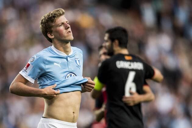 Fußball, CL Quali, Malmö FF - Vardar Skopje 170712 Malmö FFs Teddy Bergqvist deppar under fotbollsmatchen i kvalet till Champions League mellan Malmö FF och Vardar den 12 juli 2017 i Malmö.  Copyright: PETTERxARVIDSON BB170712PA207