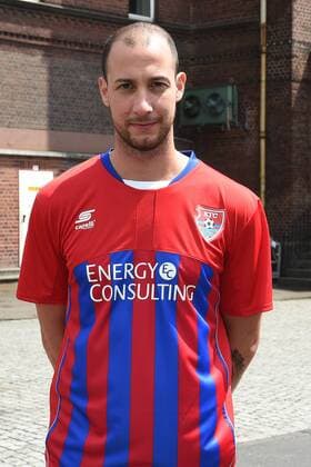 Fußball Regionalliga West Offizieller Fototermin KFC Uerdingen am 13.07.2017 in der Brauerei Königshof in Krefeld Tanju Öztürk ( Uerdingen ) xRx