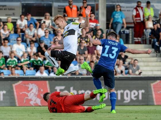 SOCCER - UEFA EL quali, Altach vs Brest ALTACH,AUSTRIA,13.JUL.17 - SOCCER - UEFA Europa League qualification, SCR Altach vs FK Dinamo Brest. Image shows Christian Gebauer (Altach), Jeremy Malherbe and Maksim Vitus (Brest). GEPAxpictures xOliverxLerch