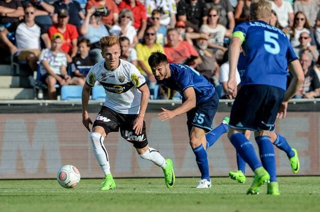 SOCCER - UEFA EL quali, Altach vs Brest ALTACH,AUSTRIA,13.JUL.17 - SOCCER - UEFA Europa League qualification, SCR Altach vs FK Dinamo Brest. Image shows Christian Gebauer (Altach) and Adrian Avramia (Brest). GEPAxpictures xOliverxLerch