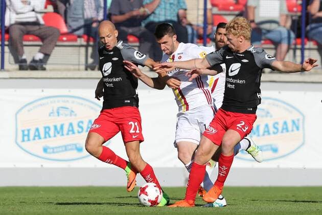 RUZOMBEROK 13.07.2017 PILKA NOZNA SEZON 2017 18 LIGA EUROPY II RUNDA ELIMINACJI MFK RUZOMBEROK - SK BRANN NZ. RUBEN KRISTIANSEN (SK BRANN) NERMIN HASKIC (MFK RUZOMBEROK) SIVERT HELTNE NILSEN (SK BRANN) FOT. MICHAL CHWIEDUK FOKUSMEDIA NEWSPIX.PL RUZOMBEROK 13.07.2017 SPORT FOOTBALL SEASON 2017 18 EUROPA LEAGUE II ROUND QUALIFICATION SECOND ROUND MFK RUZOMBEROK - SK BRANN FOT. MICHAL CHWIEDUK FOKUSMEDIA NEWSPIX.PL --- Newspix.pl  170713CHW010