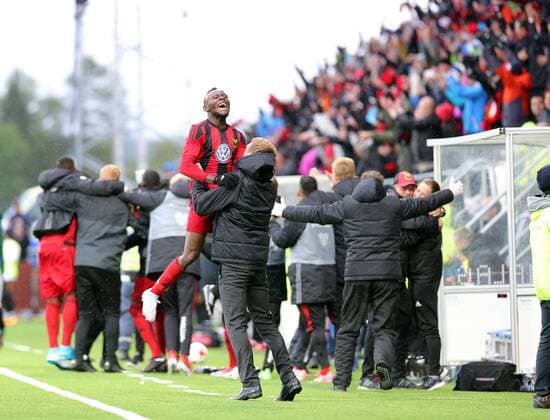 Bilder des Tages - SPORT Ostersun players celebrates for their secon goal during the UEFA Europaleague Qualifier 3rd round, 1st leg match between Ostersund and Galatasaray on July 13, 2017 in Ostersund , Sweden. Final score : Ostersund 2 - Galatasaray 0 