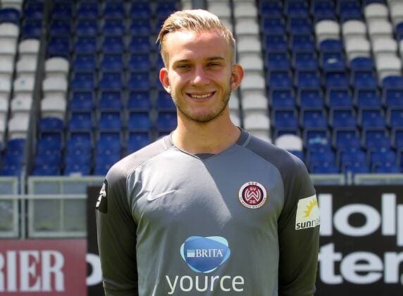 13.07.2017, xsvx, Fussball 3.Liga, SV Wehen Wiesbaden Fototermin, Fußball, GER 3.Liga PortraÌˆttermin 2017 2018, emonline, Jan Albrecht (SV Wehen Wiesbaden) Wiesbaden