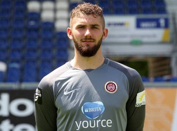 13.07.2017, xsvx, Fussball 3.Liga, SV Wehen Wiesbaden Fototermin, Fußball, GER 3.Liga PortraÌˆttermin 2017 2018, emonline, Neuzugang Lukas Watkowiak (SV Wehen Wiesbaden) Wiesbaden