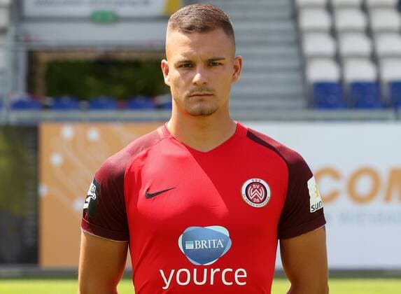 13.07.2017, xsvx, Fussball 3.Liga, SV Wehen Wiesbaden Fototermin, Fußball, GER 3.Liga PortraÌˆttermin 2017 2018, emonline, Sebastian Mrowca (SV Wehen Wiesbaden) Wiesbaden