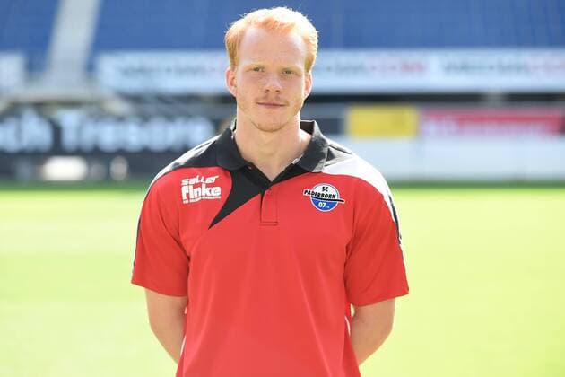 Fußball 3. Liga, Porträttermin 2017 2018 Porträttermin SC Paderborn 07 am 13.07.2017 in der Benteler-Arena in Paderborn Physiotherapeut Robert Wezorke (Paderborn) MT