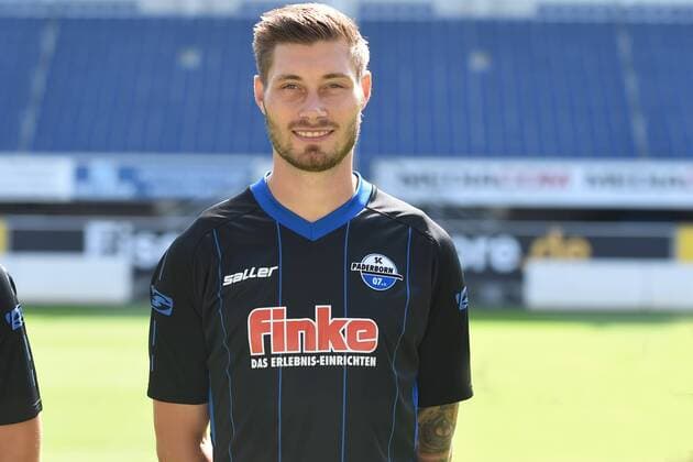 Fußball 3. Liga, Porträttermin 2017 2018 Porträttermin SC Paderborn 07 am 13.07.2017 in der Benteler-Arena in Paderborn Christian Strohdiek (Paderborn) MT