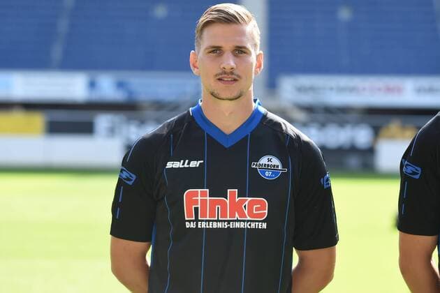 Fußball 3. Liga, Porträttermin 2017 2018 Porträttermin SC Paderborn 07 am 13.07.2017 in der Benteler-Arena in Paderborn Sebastian Wimmer (Paderborn) MT
