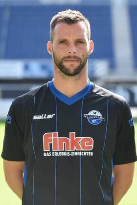 Fußball 3. Liga, Porträttermin 2017 2018 Porträttermin SC Paderborn 07 am 13.07.2017 in der Benteler-Arena in Paderborn Koen van der Biezen (Paderborn) MT