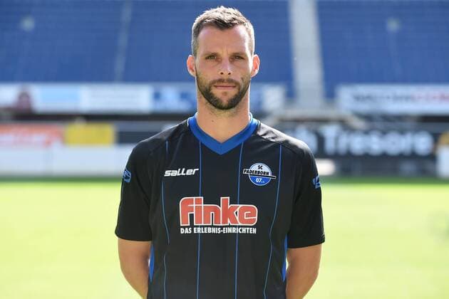 Fußball 3. Liga, Porträttermin 2017 2018 Porträttermin SC Paderborn 07 am 13.07.2017 in der Benteler-Arena in Paderborn Koen van der Biezen (Paderborn) MT