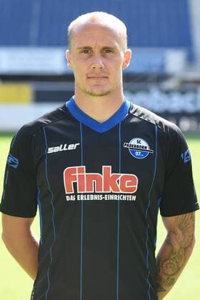 Fußball 3. Liga, Porträttermin 2017 2018 Porträttermin SC Paderborn 07 am 13.07.2017 in der Benteler-Arena in Paderborn Sven Michel (Paderborn) MT