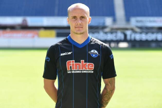 Fußball 3. Liga, Porträttermin 2017 2018 Porträttermin SC Paderborn 07 am 13.07.2017 in der Benteler-Arena in Paderborn Sven Michel (Paderborn) MT