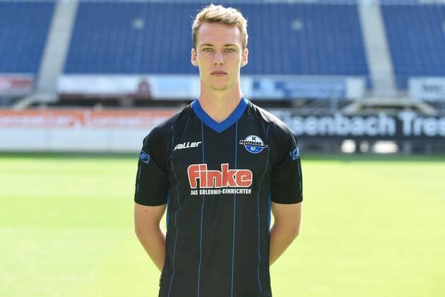 Fußball 3. Liga, Porträttermin 2017 2018 Porträttermin SC Paderborn 07 am 13.07.2017 in der Benteler-Arena in Paderborn Sebastian Schonlau (Paderborn) MT