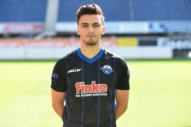 Fußball 3. Liga, Porträttermin 2017 2018 Porträttermin SC Paderborn 07 am 13.07.2017 in der Benteler-Arena in Paderborn Dardan Karimani (Paderborn) MT