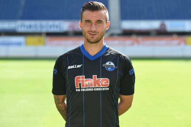 Fußball 3. Liga, Porträttermin 2017 2018 Porträttermin SC Paderborn 07 am 13.07.2017 in der Benteler-Arena in Paderborn Robin Krauße Krausse (Paderborn) MT