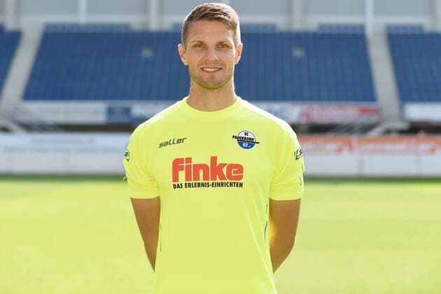 Fußball 3. Liga, Porträttermin 2017 2018 Porträttermin SC Paderborn 07 am 13.07.2017 in der Benteler-Arena in Paderborn Torwart Till Brinkmann (Paderborn) MT