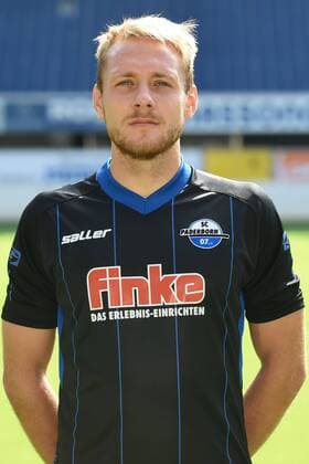 Fußball 3. Liga, Porträttermin 2017 2018 Porträttermin SC Paderborn 07 am 13.07.2017 in der Benteler-Arena in Paderborn Ben Zolinski (Paderborn) MT