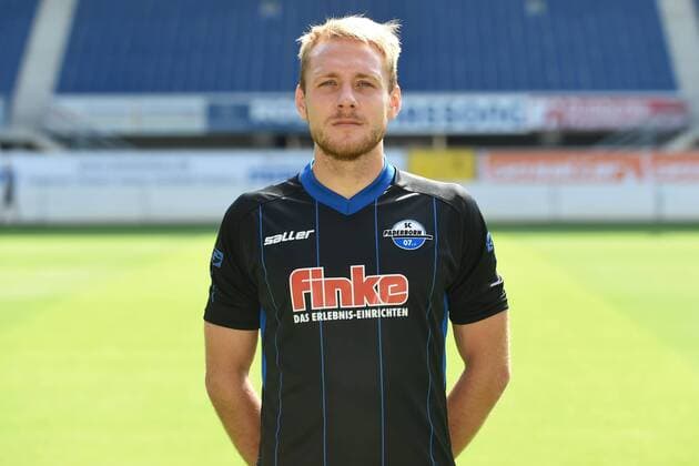 Fußball 3. Liga, Porträttermin 2017 2018 Porträttermin SC Paderborn 07 am 13.07.2017 in der Benteler-Arena in Paderborn Ben Zolinski (Paderborn) MT