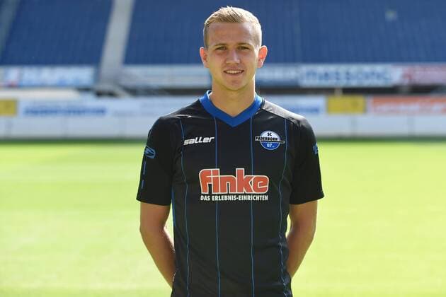 Fußball 3. Liga, Porträttermin 2017 2018 Porträttermin SC Paderborn 07 am 13.07.2017 in der Benteler-Arena in Paderborn Lukas Boeder (Paderborn) MT