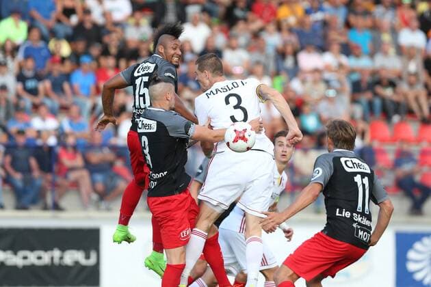 RUZOMBEROK 13.07.2017 PILKA NOZNA SEZON 2017 18 LIGA EUROPY II RUNDA ELIMINACJI MFK RUZOMBEROK - SK BRANN NZ. BISMAR GILBERTO ACOSTA EVANS (SK BRANN) JAN MASLO (MFK RUZOMBEROK) FOT. MICHAL CHWIEDUK FOKUSMEDIA NEWSPIX.PL RUZOMBEROK 13.07.2017 SPORT FOOTBALL SEASON 2017 18 EUROPA LEAGUE II ROUND QUALIFICATION SECOND ROUND MFK RUZOMBEROK - SK BRANN FOT. MICHAL CHWIEDUK FOKUSMEDIA NEWSPIX.PL --- Newspix.pl  170713CHW038