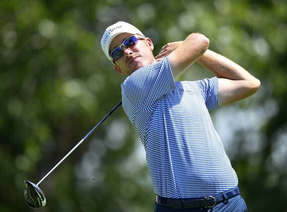 SILVIS, IL - JULY 13: Roberto Castro plays the ball from the fifth tee during the first round of the John Deere Classic at TPC Deere Run on July 13, 2017 in Silvis, Illinois. (Photo by Quinn Harris Icon Sportswire) GOLF: JUL 13 PGA Golf Herren - John Deere Classic - First Round Icon1771300026 EDITORIAL USE ONLY