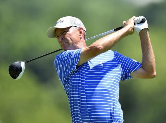 SILVIS, IL - JULY 13: Davis Love III plays the ball from the third tee during the fifth round of the John Deere Classic at TPC Deere Run on July 13, 2017 in Silvis, Illinois. (Photo by Quinn Harris Icon Sportswire) GOLF: JUL 13 PGA Golf Herren - John Deere Classic - First Round Icon1771300008 EDITORIAL USE ONLY