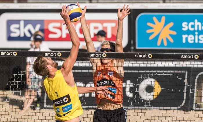 smart Beach Tour 2017 - Supercup Binz am 15.07.2017 Philipp Arne Bergmann (RotesRudel TC Hameln) im ANgriff gegen Philipp Arne Bergmann (RotesRudel TC Hameln); smart Beach Tour 2017 - Supercup Binz am 15.07.2017, Binz. xPWx