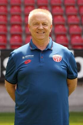 WALTER NOTTER ZEUGWART 1. FSV MAINZ 05 FUSSBALL, GER, 1.BL, PORTRAETTERMIN 2017 2018, 