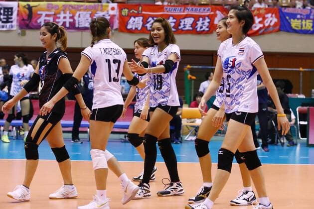 Thailand team group Mannschaftsbild Totale (THA), JULY 15, 2017 - Volleyball : FIVB Volleyball World League SENDAI 2017 match between Brazil 0-3 Thailand at Kamei Arena Sendai, in Sendai, Japan. Noxthirdxpartyxsales  (ipha039721)