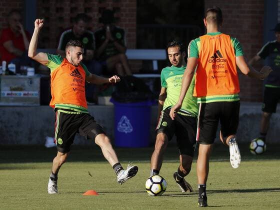 Mexican National soccer team s player Alejandro Mayorga (L) and Raul Lopez (R) during a training of the team held at Trinity University in San Antonio, Texas, USA on 15 July 2017. Mexico will face Curazao in the Golden Cup 2017. MEXICO TRAINING !ACHTUNG: NUR REDAKTIONELLE NUTZUNG!  Copyright: xJosexMendezx JME02 20170715-636357425437398418