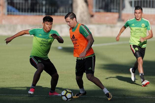 Mexican National soccer team s player Jesus Gallardo (L) and Jesus Duenas (R) during a training of the team held at Trinity University in San Antonio, Texas, USA on 15 July 2017. Mexico will face Curazao in the Golden Cup 2017. MEXICO TRAINING !ACHTUNG: NUR REDAKTIONELLE NUTZUNG!  Copyright: xJosexMendezx JME02 20170715-636357426105320127