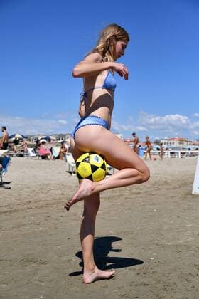 Beachsoccer, Model Astrid Ericsson in Aktion IPP20170716 Event Beachsoccer: Bobo Summer Cup, la modella e giocatrice di footvolley Astrid Ericsson -- (Hinweis: Verwendung nur in Deutschland - only Germany) xHOCHxZWEIx xItalyxPhotoxPressx 