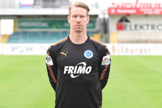 Fußball 3. Liga, Porträttermin 2017 2018 Sportfreunde Lotte am 16.07.2017 im Frimo Stadion in Lotte Torwart David Buchholz (Lotte) MT
