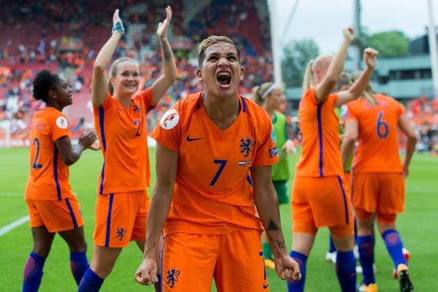 Utrecht, Netherlands 16.07.2017, UEFA Frauen-EM, 2017, women s Euro 2017, Gruppe A, Niederlande - Norwegen, Shanice van de Sanden (NED) jubelt nach dem 1:0 sieg ( DeFodi001