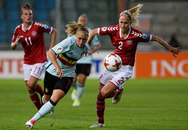 Belgium s Janice Cayman and Denmark s Line Roddik Hansen fight for the ball during a soccer game between Belgian national women s soccer team Red Flames and Denmark, the first game in group A in the group stage of the Women s European Championship EM Europameisterschaft 2017 in the Netherlands, Sunday 16 July 2017 in Rheden, The Netherlands. DAVIDxCATRY  x05132821x